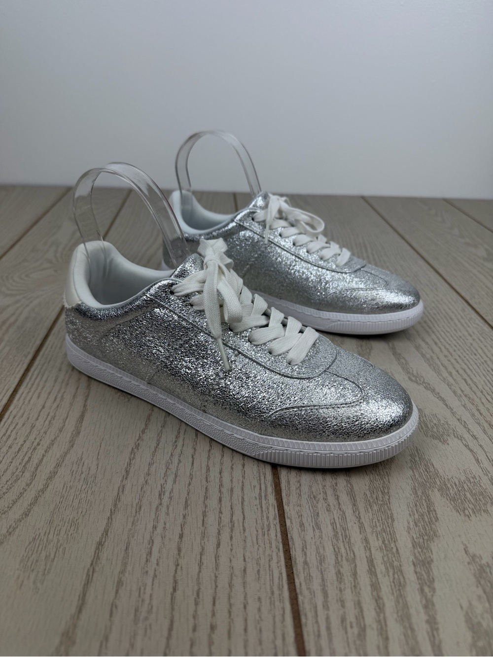 On 34th Women's Marinaa Low-Top Sneakers 7.5M Silver Crinkle Smooth $79.50